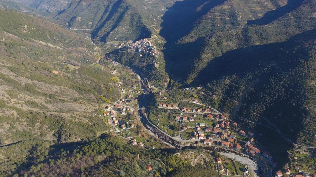Casa Baciccia Lejlighed Badalucco Eksteriør billede